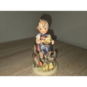 Vintage Hummel Figurine "Feeding Time" TMK 4 #199/1 5" Goebel Figure Germany